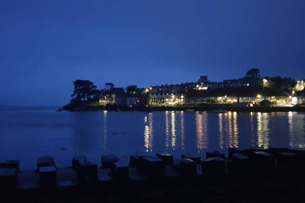 Porthmadog Harbour Town - High Street Apartment. 외부 사진