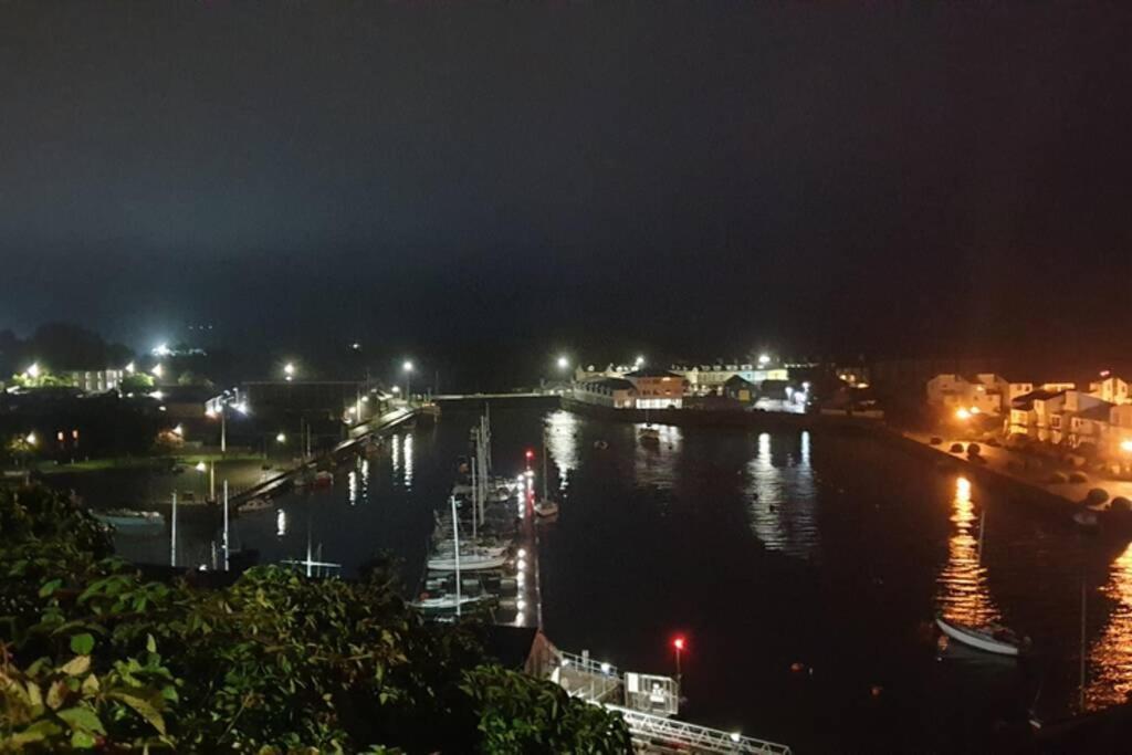 Porthmadog Harbour Town - High Street Apartment. 외부 사진